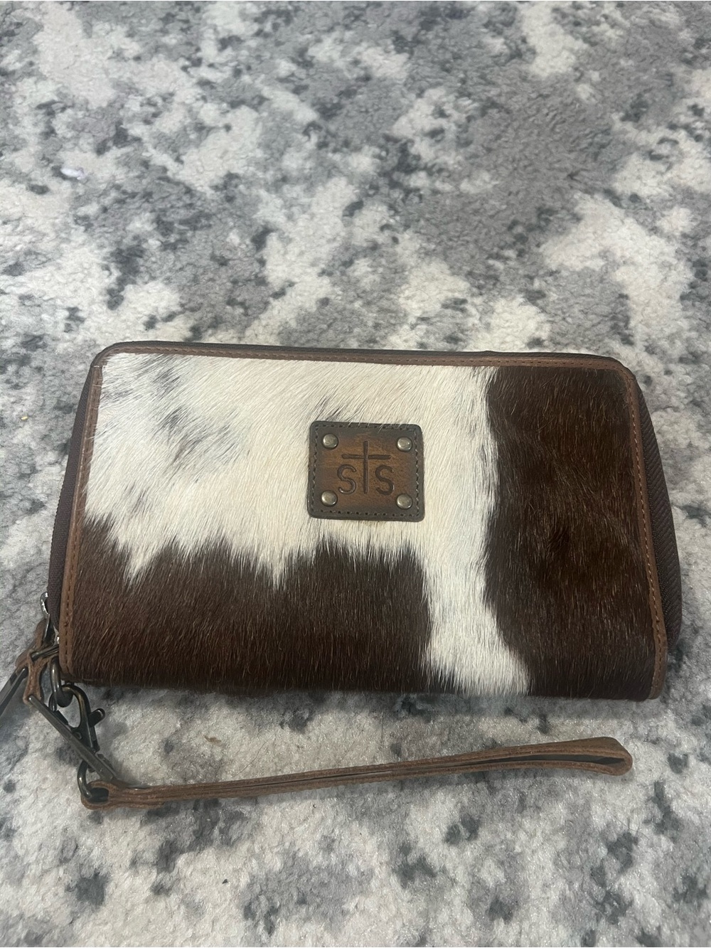 STS Ranchwear Brown & White Hair-On Cowhide Zip Wristlet Wallet